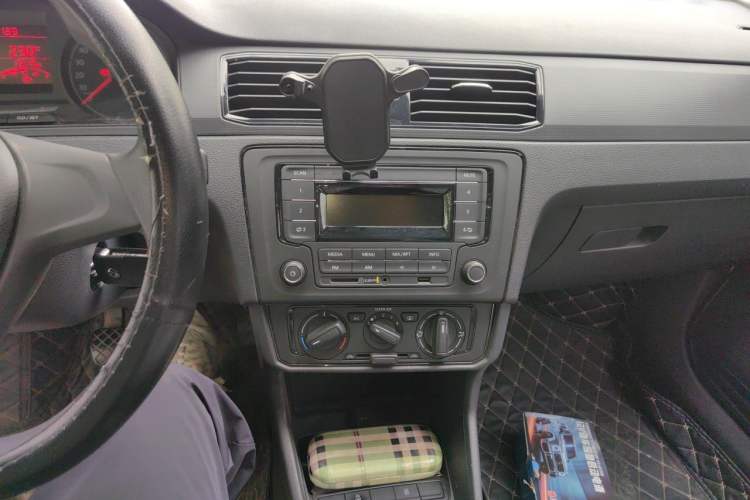 Used Volkswagen Santana 2021 1.5L Manual Fashion Edition Audio And AC Panel