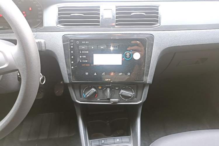 Used Volkswagen Santana 2021 1.5L Manual Fashion Edition Audio And AC Panel
