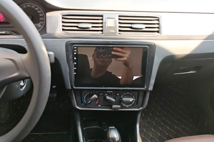 Used Volkswagen Santana 2021 1.5L Automatic Fashion Edition Audio And AC Panel