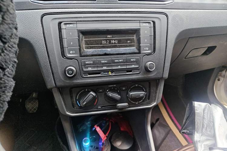 Used Volkswagen Santana 2021 1.5L Manual Fashion Edition Audio And AC Panel
