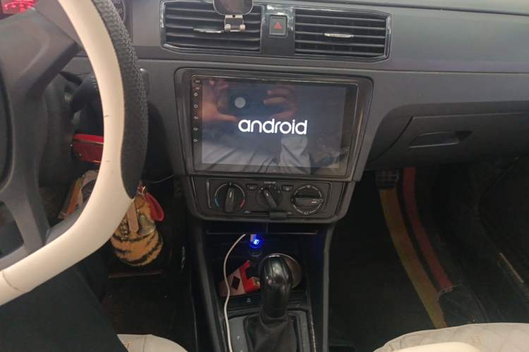 Used Volkswagen Santana 2021 1.5L Automatic Fashion Edition Audio And AC Panel