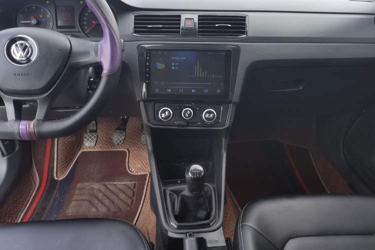 Used Volkswagen Santana 2021 1.5L Manual Fashion Edition Audio And AC Panel
