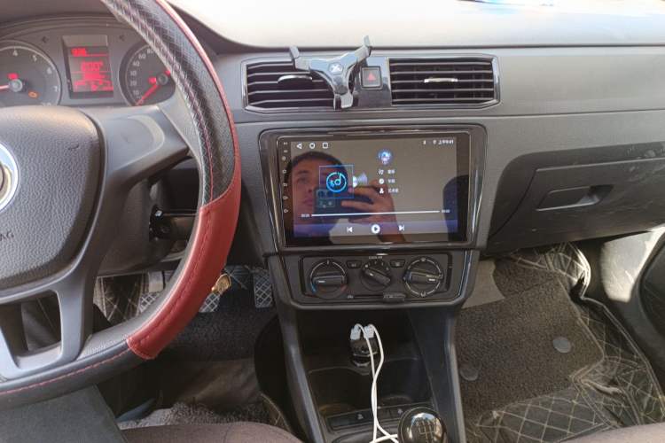 Used Volkswagen Santana 2021 1.5L Manual Fashion Edition Audio And AC Panel
