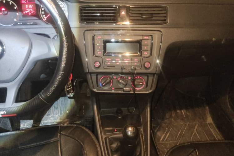Used Volkswagen Santana 2021 1.5L Manual Fashion Edition Audio And AC Panel