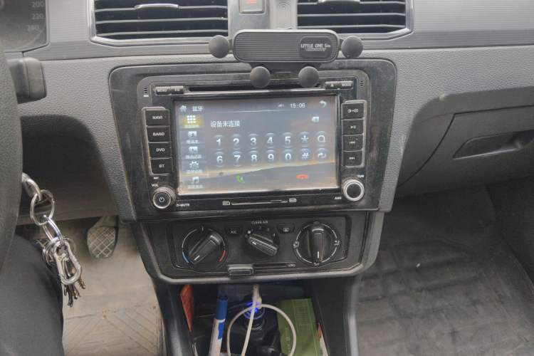 Used Volkswagen Santana 2021 1.5L Manual Fashion Edition Audio And AC Panel