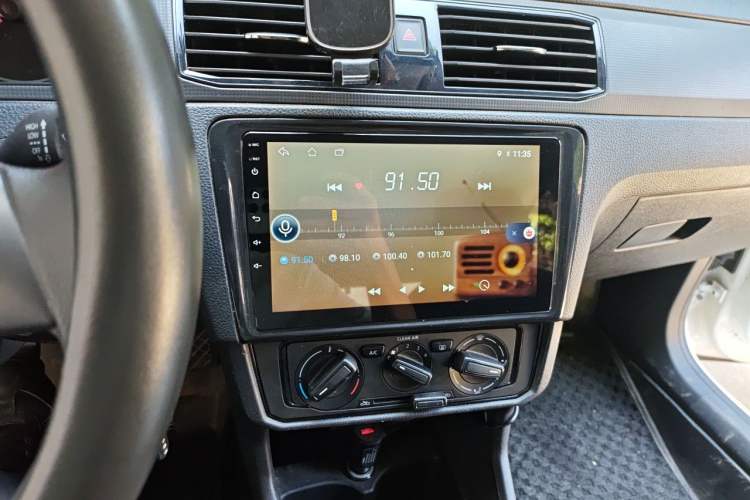 Used Volkswagen Santana 2021 1.5L Manual Fashion Edition Audio And AC Panel