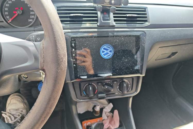 Used Volkswagen Santana 2021 1.5L Manual Fashion Edition Audio And AC Panel