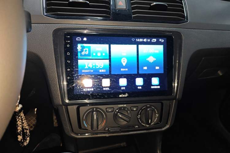 Used Volkswagen Santana 2021 1.5L Manual Fashion Edition Audio And AC Panel