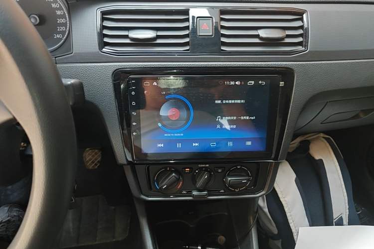Used Volkswagen Santana 2021 1.5L Manual Fashion Edition Audio And AC Panel