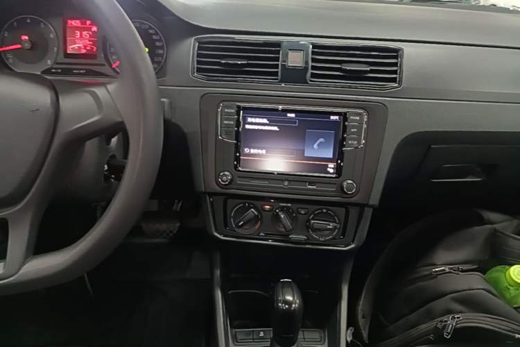 Used Volkswagen Santana 2021 1.5L Automatic Fashion Edition Audio And AC Panel