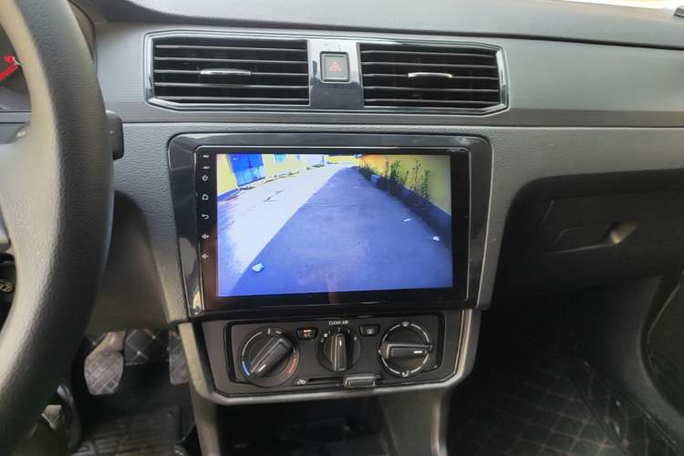 Used Volkswagen Santana 2021 1.5L Manual Fashion Edition Audio And AC Panel