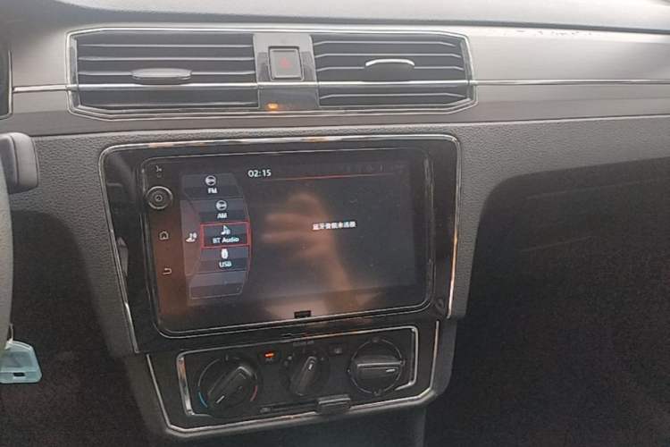 Used Volkswagen Santana 2021 1.5L Automatic Comfort Edition Audio And AC Panel