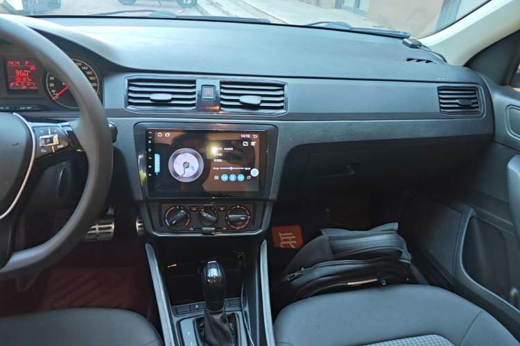 Used Volkswagen Santana 2021 1.5L Automatic Fashion Edition Audio And AC Panel