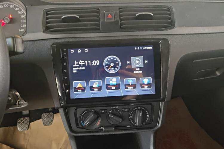 Used Volkswagen Santana 2021 1.5L Manual Fashion Edition Audio And AC Panel