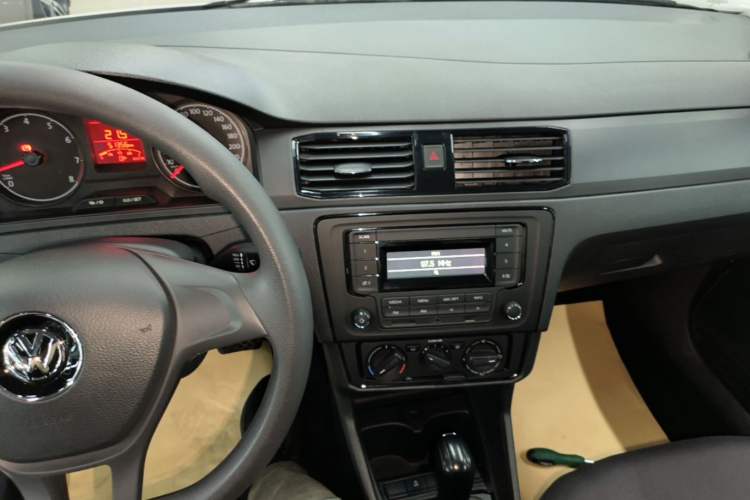 Used Volkswagen Santana 2021 1.5L Automatic Fashion Edition Audio And AC Panel