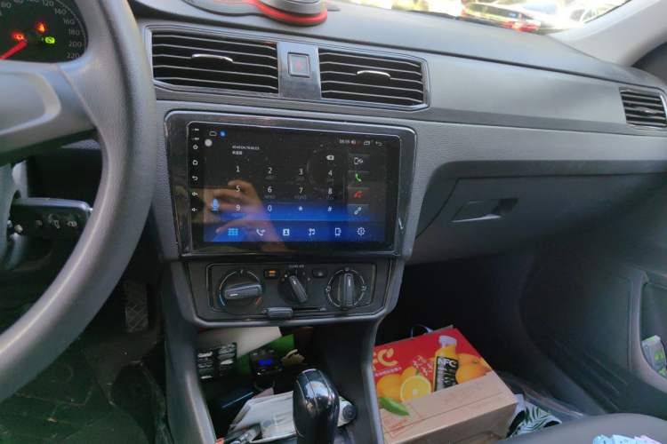 Used Volkswagen Santana 2021 1.5L Automatic Fashion Edition Audio And AC Panel