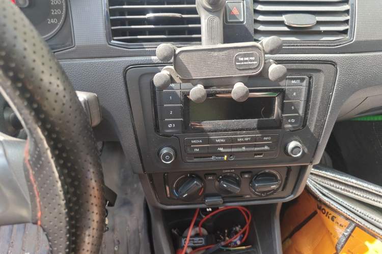 Used Volkswagen Santana 2021 1.5L Manual Fashion Edition Audio And AC Panel