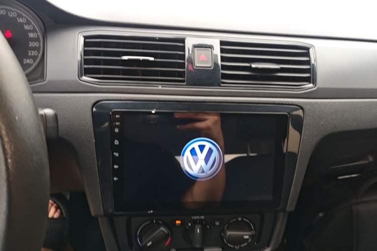 Used Volkswagen Santana 2021 1.5L Automatic Fashion Edition Audio And AC Panel