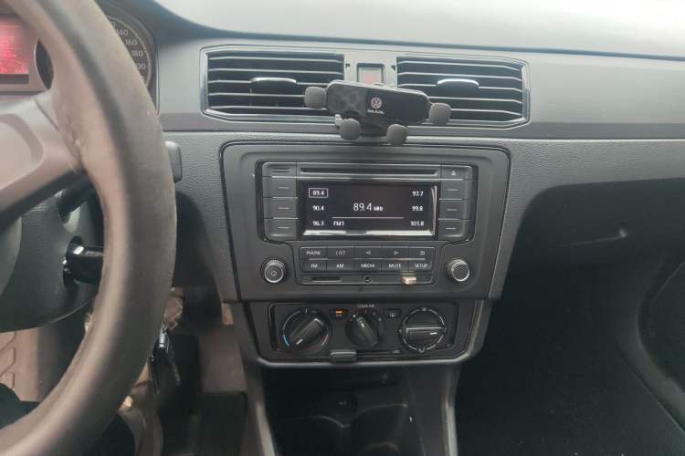 Used Volkswagen Santana 2021 1.5L Manual Fashion Edition Audio And AC Panel