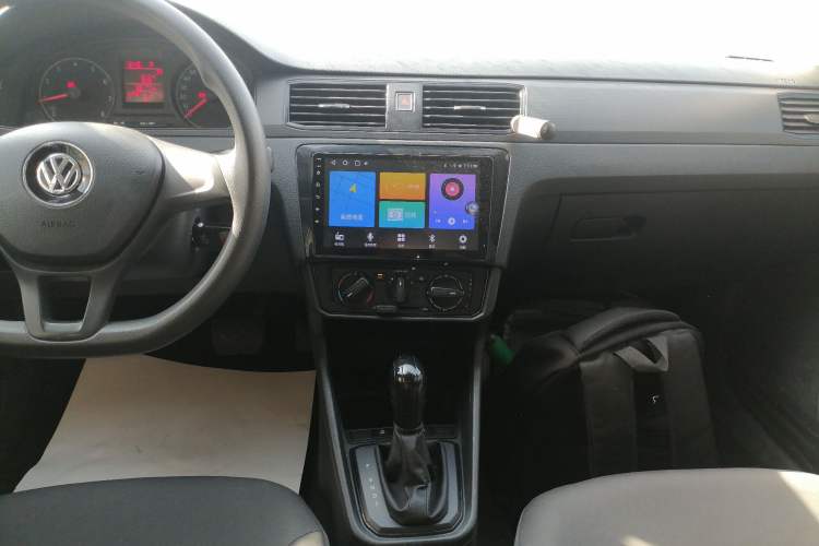 Used Volkswagen Santana 2021 1.5L Automatic Fashion Edition Audio And AC Panel