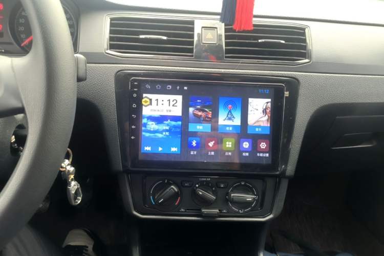 Used Volkswagen Santana 2021 1.5L Manual Fashion Edition Audio And AC Panel