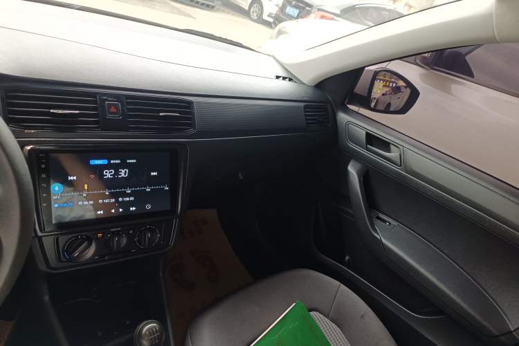 Used Volkswagen Santana 2021 1.5L Manual Fashion Edition Audio And AC Panel