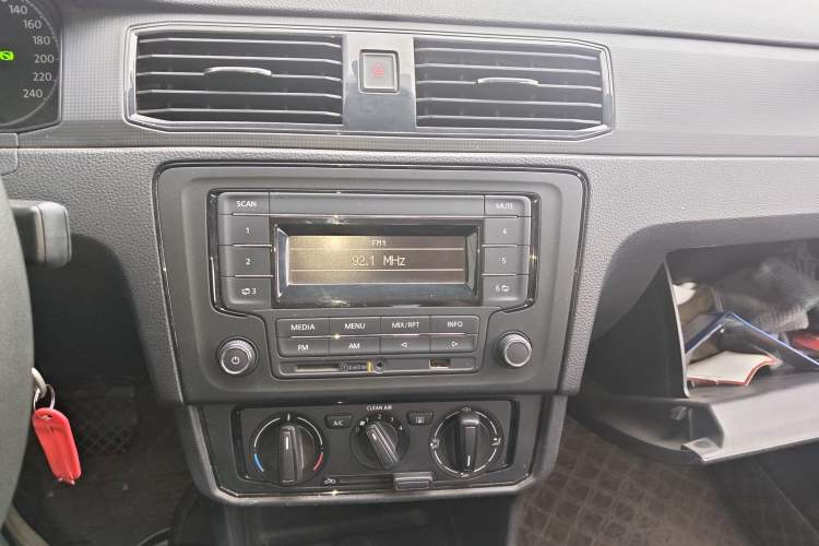 Used Volkswagen Santana 2021 1.5L Automatic Fashion Edition Audio And AC Panel