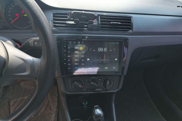 Used Volkswagen Santana 2021 1.5L Automatic Fashion Edition Audio And AC Panel