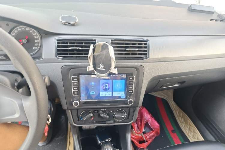 Used Volkswagen Santana 2021 1.5L Automatic Fashion Edition Audio And AC Panel