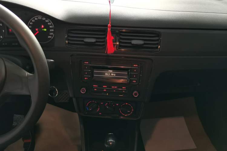 Used Volkswagen Santana 2021 1.5L Automatic Fashion Edition Audio And AC Panel