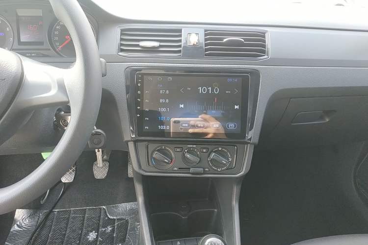Used Volkswagen Santana 2021 1.5L Manual Fashion Edition Audio And AC Panel