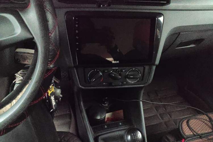 Used Volkswagen Santana 2021 1.5L Manual Fashion Edition Audio And AC Panel