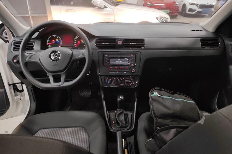 Used Volkswagen Santana 2021 1.5L Automatic Fashion Edition Center Console
