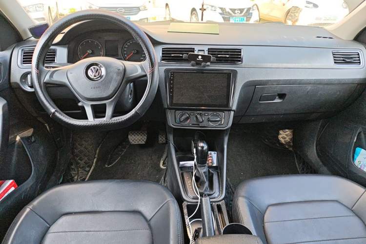Used Volkswagen Santana 2021 1.5L Automatic Fashion Edition Center Console