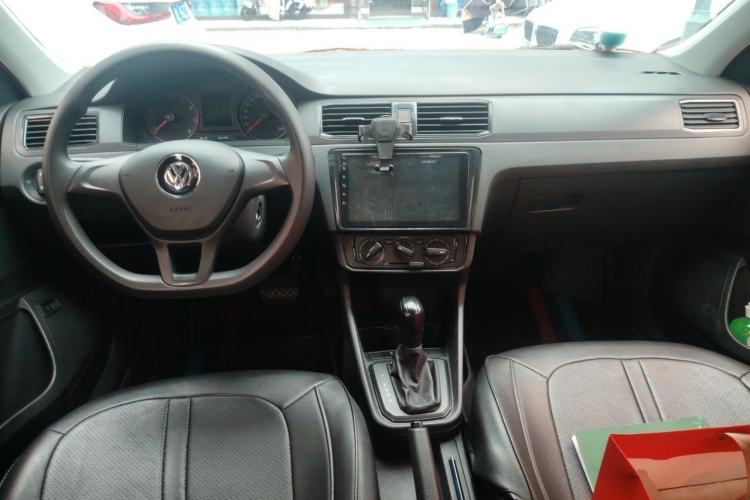 Used Volkswagen Santana 2021 1.5L Automatic Fashion Edition Center Console