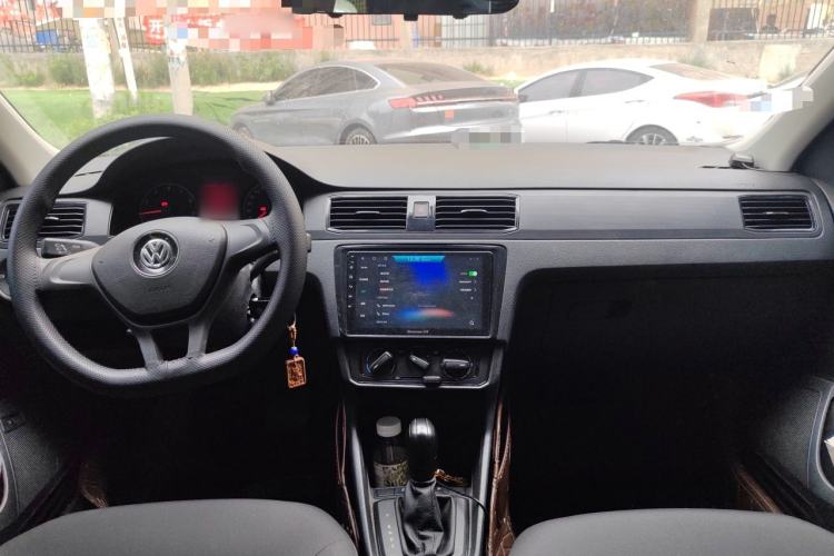 Used Volkswagen Santana 2021 1.5L Automatic Fashion Edition Center Console