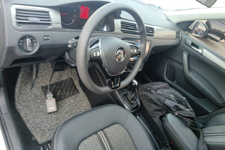 Used Volkswagen Santana 2021 1.5L Automatic Comfort Edition Center Console