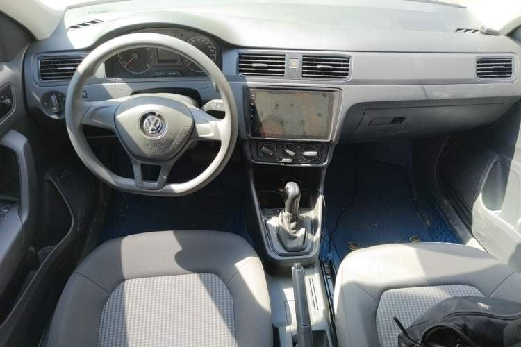 Used Volkswagen Santana 2021 1.5L Automatic Fashion Edition Center Console