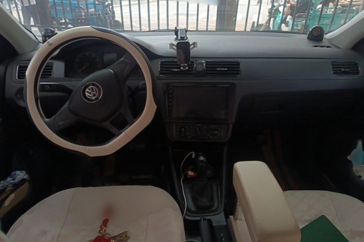 Used Volkswagen Santana 2021 1.5L Automatic Fashion Edition Center Console