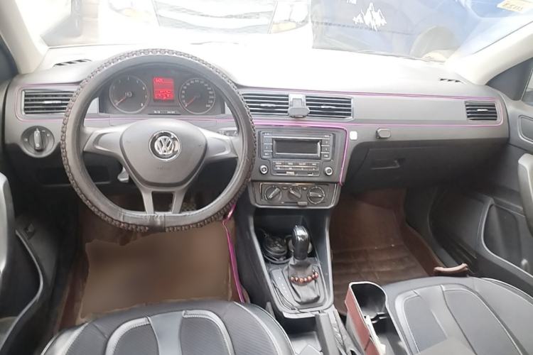 Used Volkswagen Santana 2021 1.5L Automatic Fashion Edition Center Console