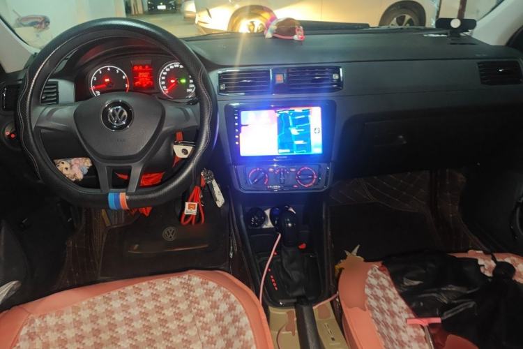 Used Volkswagen Santana 2021 1.5L Automatic Fashion Edition Center Console