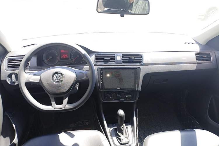 Used Volkswagen Santana 2021 1.5L Automatic Fashion Edition Center Console