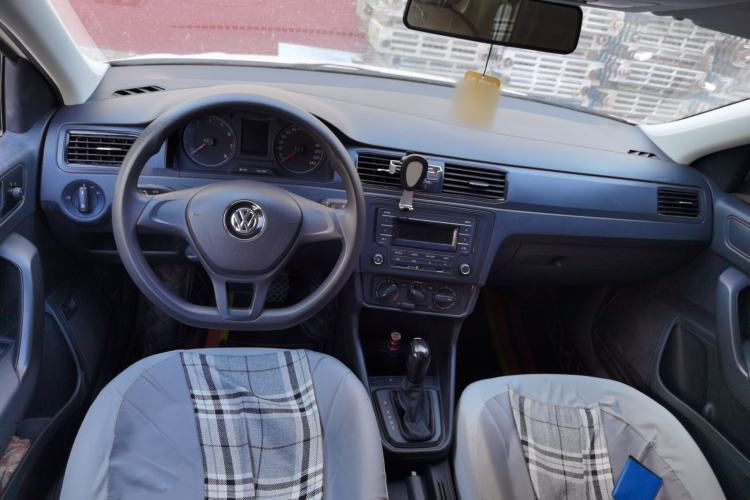Used Volkswagen Santana 2021 1.5L Automatic Fashion Edition Center Console