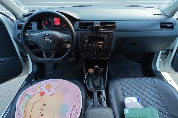 Used Volkswagen Santana 2021 1.5L Automatic Fashion Edition Center Console