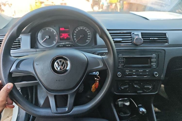 Used Volkswagen Santana 2021 1.5L Automatic Fashion Edition Center Console