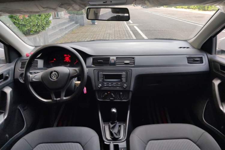 Used Volkswagen Santana 2021 1.5L Automatic Fashion Edition Center Console