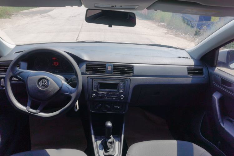 Used Volkswagen Santana 2021 1.5L Automatic Fashion Edition Center Console