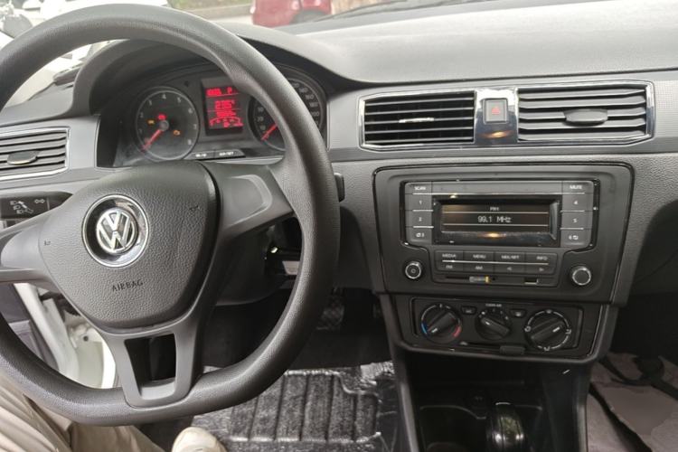 Used Volkswagen Santana 2021 1.5L Automatic Fashion Edition Center Console