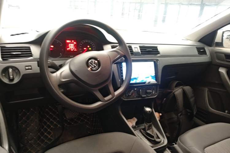 Used Volkswagen Santana 2021 1.5L Automatic Fashion Edition Center Console