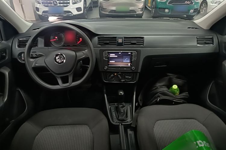 Used Volkswagen Santana 2021 1.5L Automatic Fashion Edition Center Console